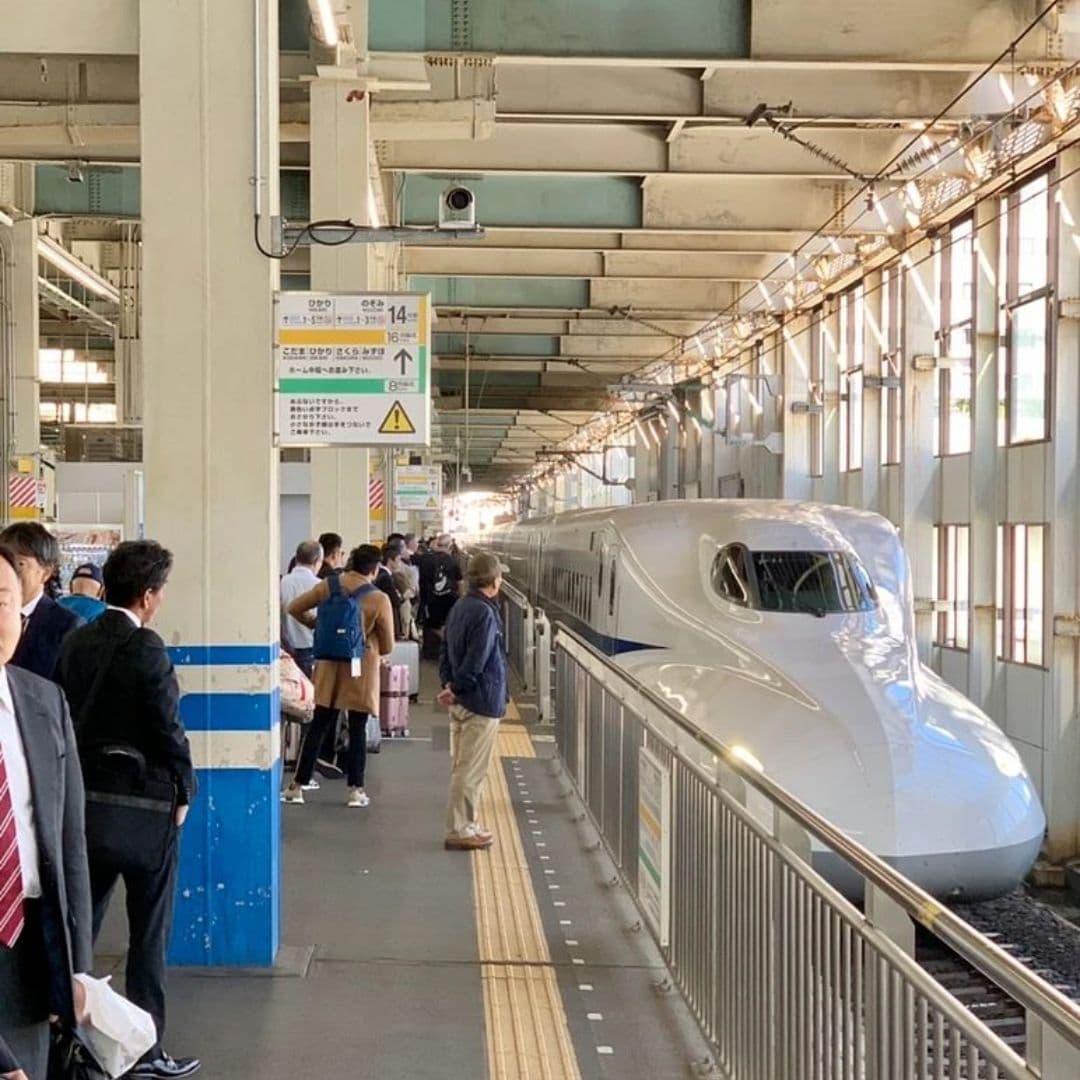 Nakamura Study Japan - Panduan Transportasi Kereta di Jepang: Mudah, Cepat, dan Tepat Waktu!