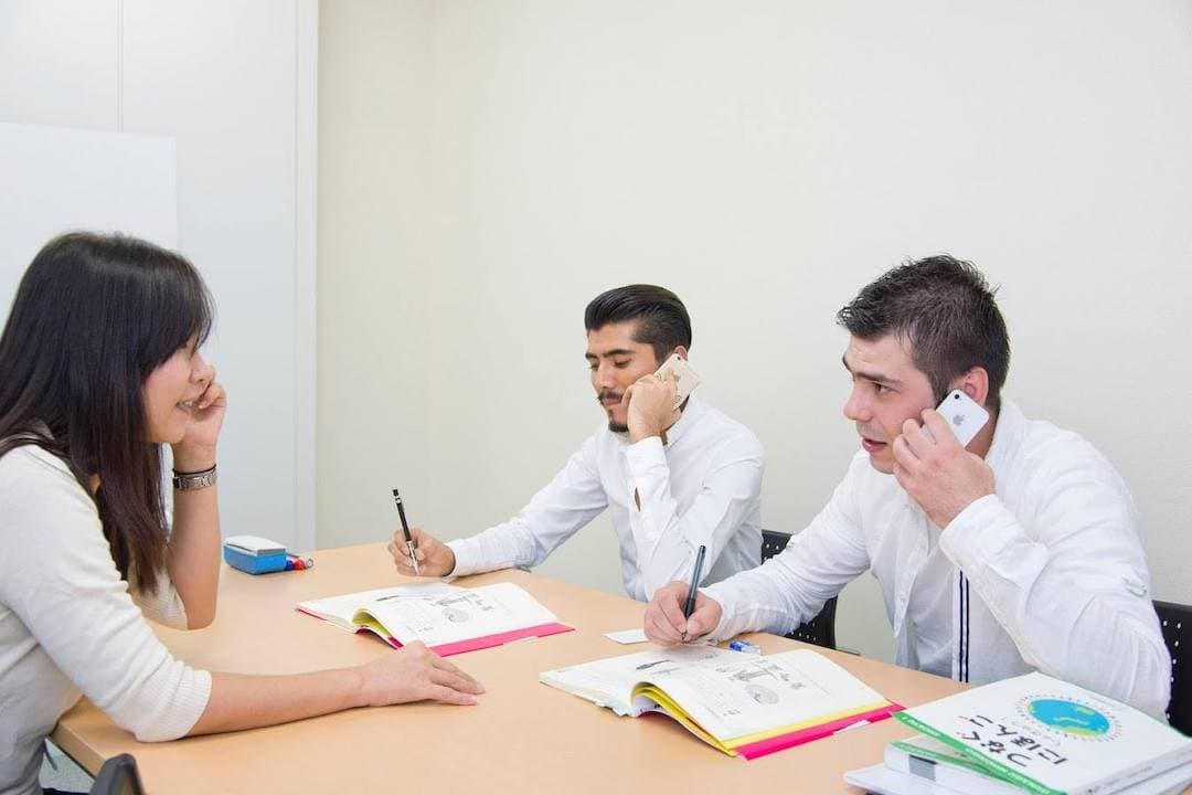 Apakah Saya Terlalu Tua untuk Mulai Belajar Bahasa Jepang?